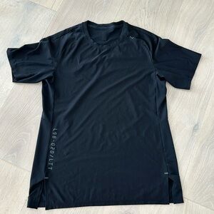 Lululemon Black Men’s Performance Workout Tee (size M)